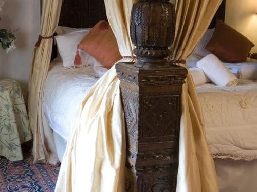 Suite-Private Bathroom-Castle Tudor