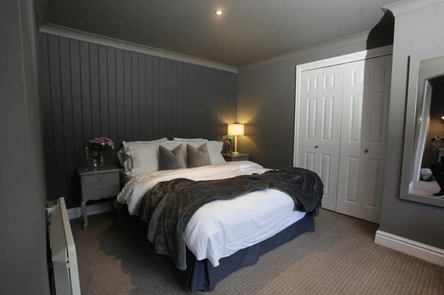 Deluxe Double Room, Ensuite, Courtyard View