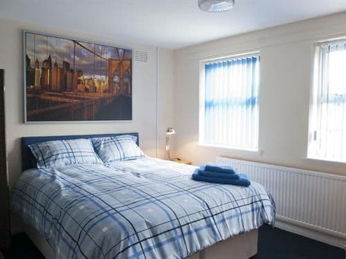 Double room-Ensuite-(Shower & Basin)