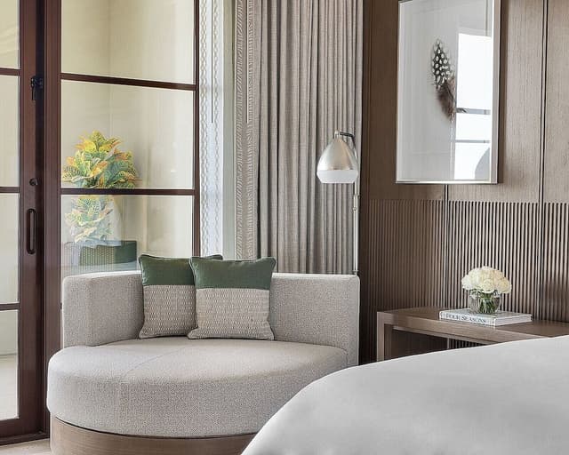 Deluxe Suite, 1 King Bed, Park View