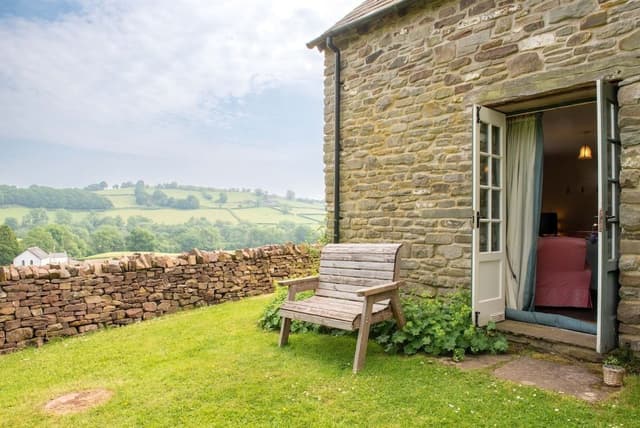Standard Cottage, Ensuite (Damson - 2 Persons )