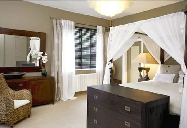 Double Room (Orchid)