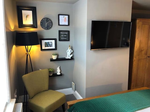 Double Room (Room 2)