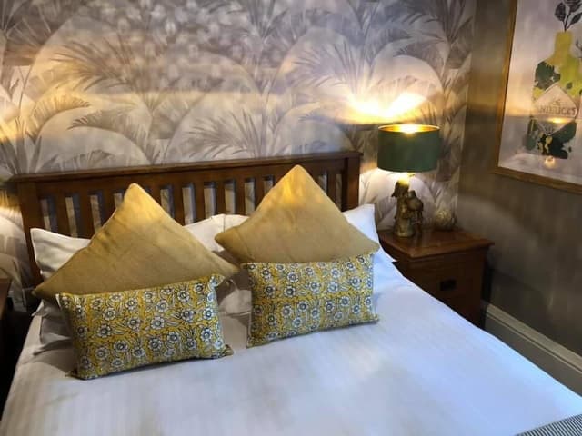 Double Room (Room 4)