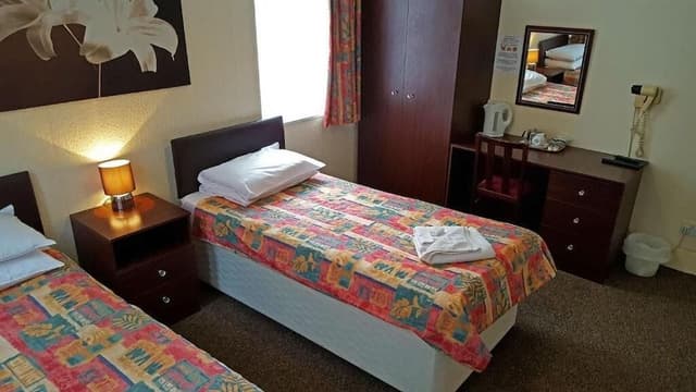 Twin Room, Ensuite