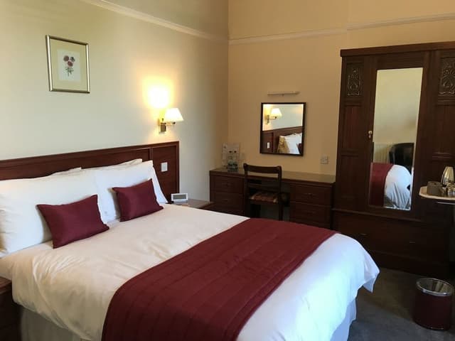 Superior Suite, Ensuite (2 adults & 2 children B&B)