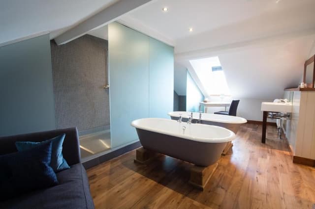 Signature Suite