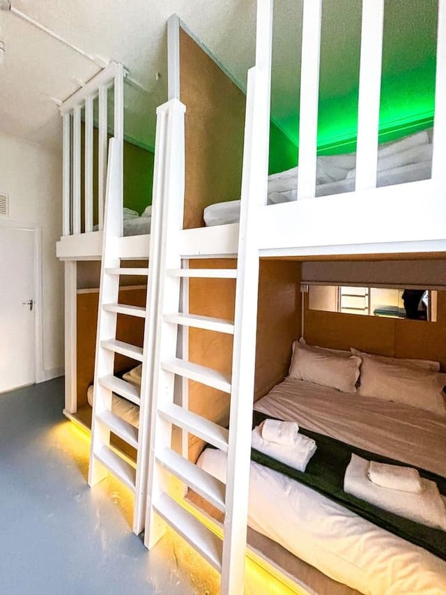 Family Studio, Ensuite