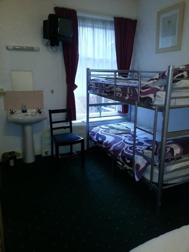 Family Room, Multiple Beds