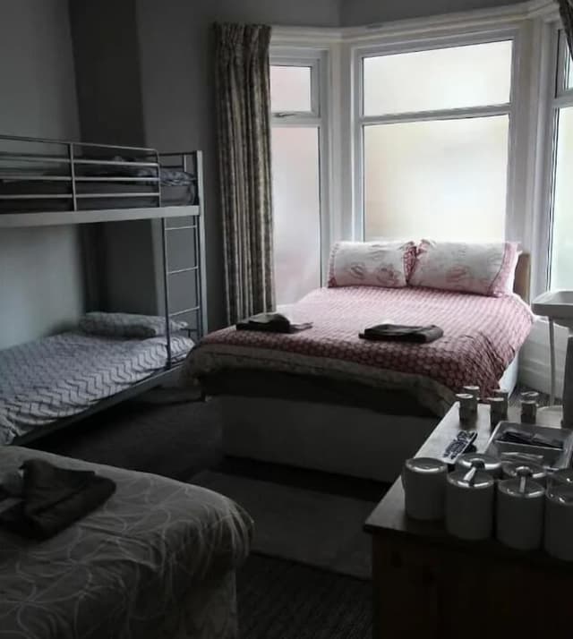Family Room, Multiple Beds