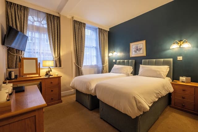 Standard Twin Room