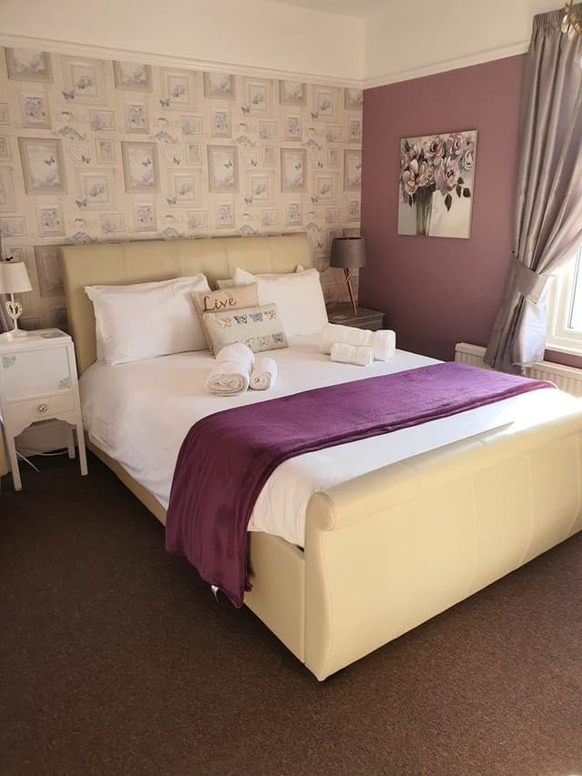 Room, 1 King Bed, Ensuite (Morston)