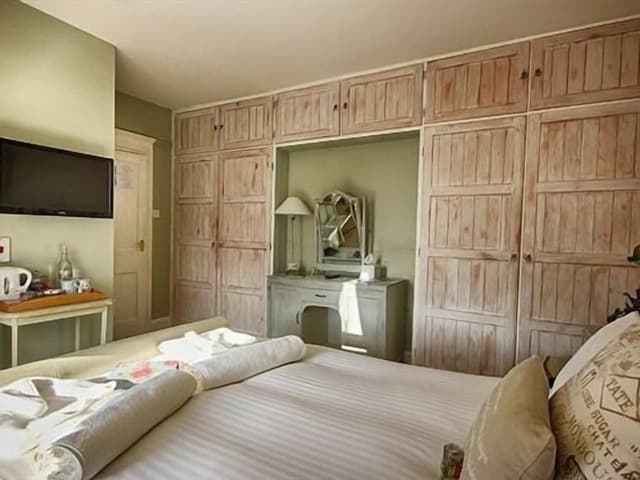 Room, 1 King Bed, Ensuite (Morston)