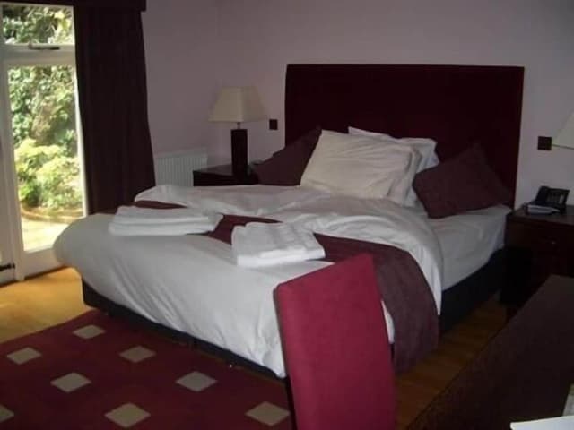 Double Room, Ensuite (Merlot )