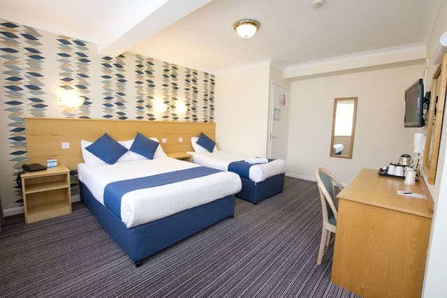 Family Triple Room (2 Adults + 1 Child)
