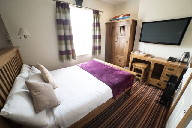Double Room with Private Bathroom