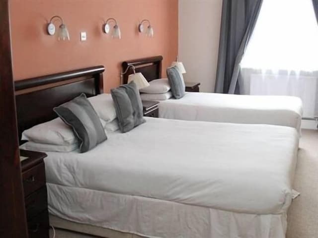 Twin Room, Ensuite (or Double Ensuite)