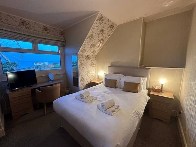 Classic Double Room, Ensuite, Sea View (Room 9-Second Floor)