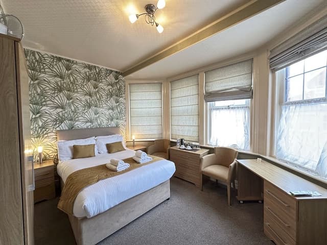 Double Room, Ensuite, Sea View (room 4 first floor)