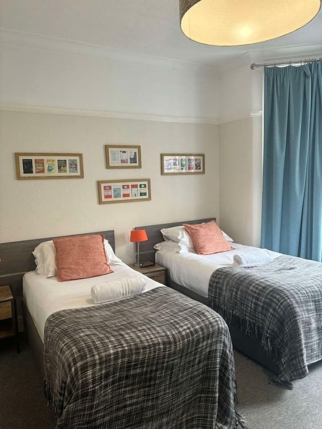 Twin Room, Ensuite