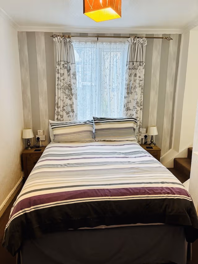 Suite, Ensuite (1 - 2 Adults & 1 Child )