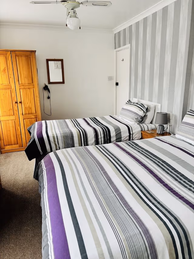 Suite, Ensuite (3 - 2 Adults & 1 Child)