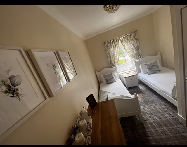 Double or Twin-Standard-Ensuite