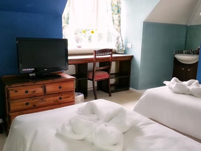 Double room-Shared Bathroom-ROOM 6