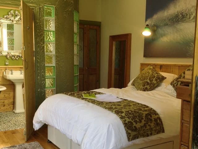 Deluxe Double or Twin Room, Ensuite (4)