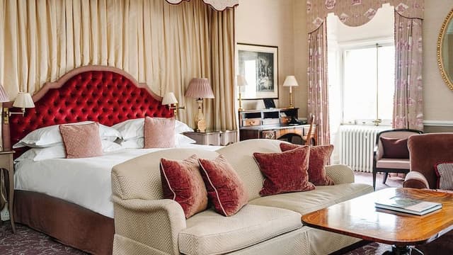 Deluxe Suite (Mansion)