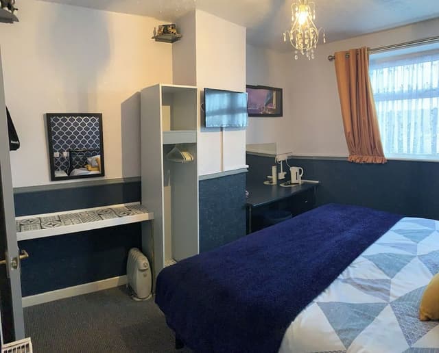 Double Room, 1 King Bed