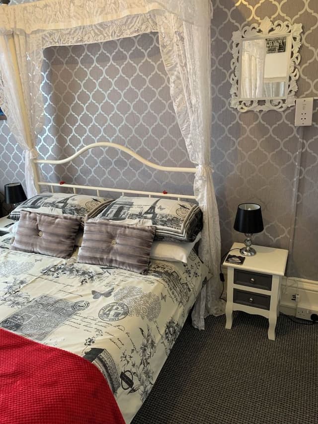 Double Room (4 poster)