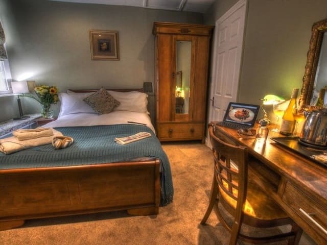 Basic Double Room, Ensuite (Single/Small Double)