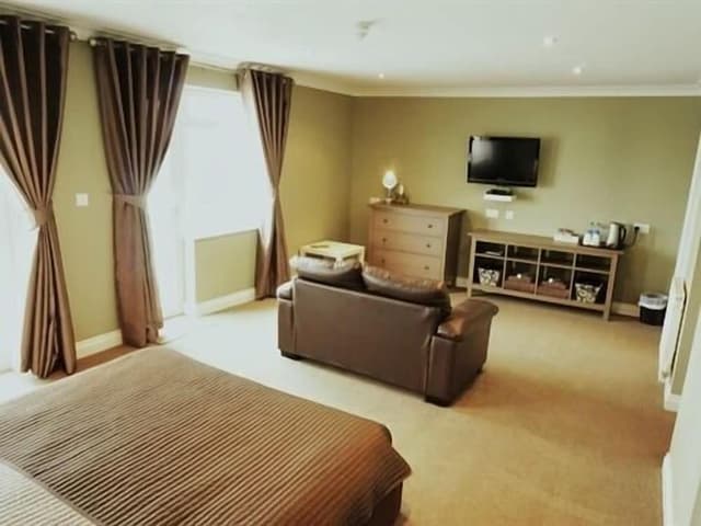 Suite 5 Private Balcony Direct Sea View