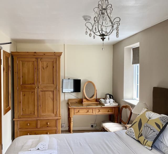 Superior Twin Room, Ensuite (or)