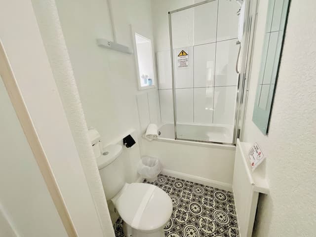 Family Room, Ensuite (2 adults + 3 children)