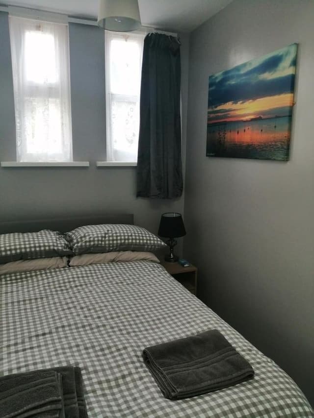 Double Room, Ensuite (Small double bed)