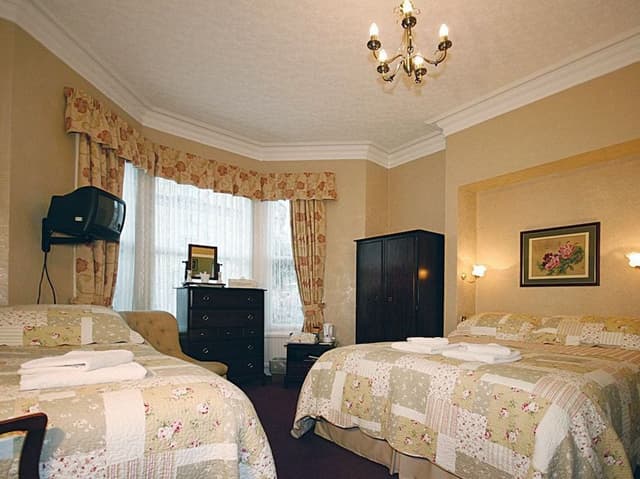 Superior Twin Room, Ensuite
