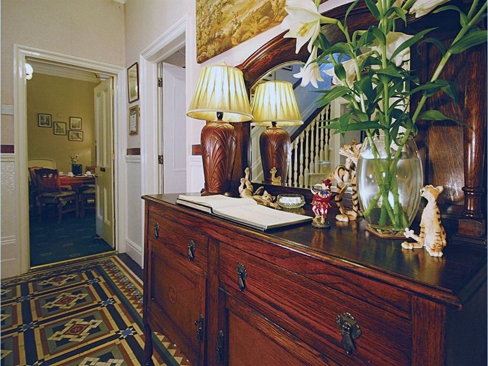 The Farthings Guest House3