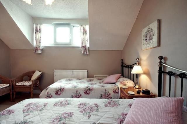 Twin Room, Ensuite