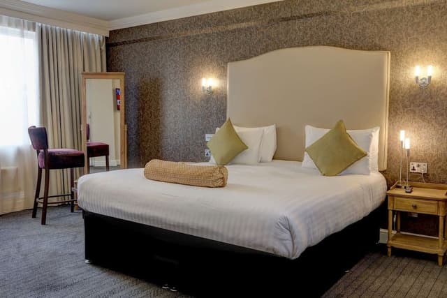 Suite, 1 Queen Bed, Non Smoking, Jetted Tub