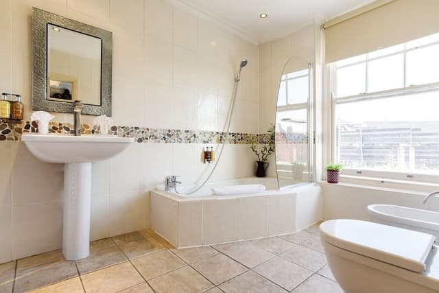 Deluxe Double or Twin Room (Room 5)