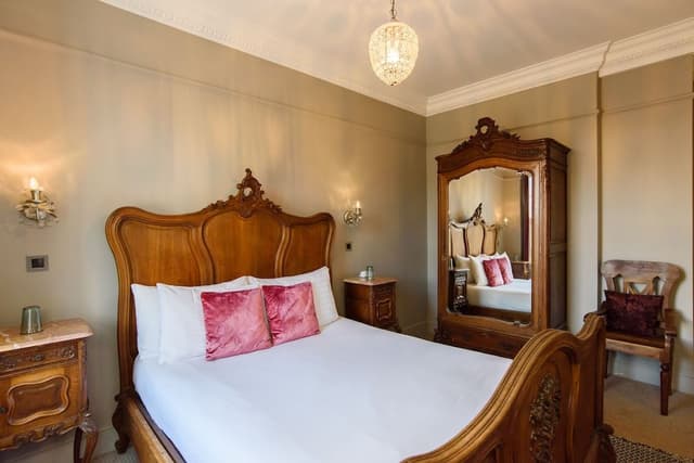 Deluxe Double Room, 1 King Bed, Jetted Tub, Bay View (Room 2)