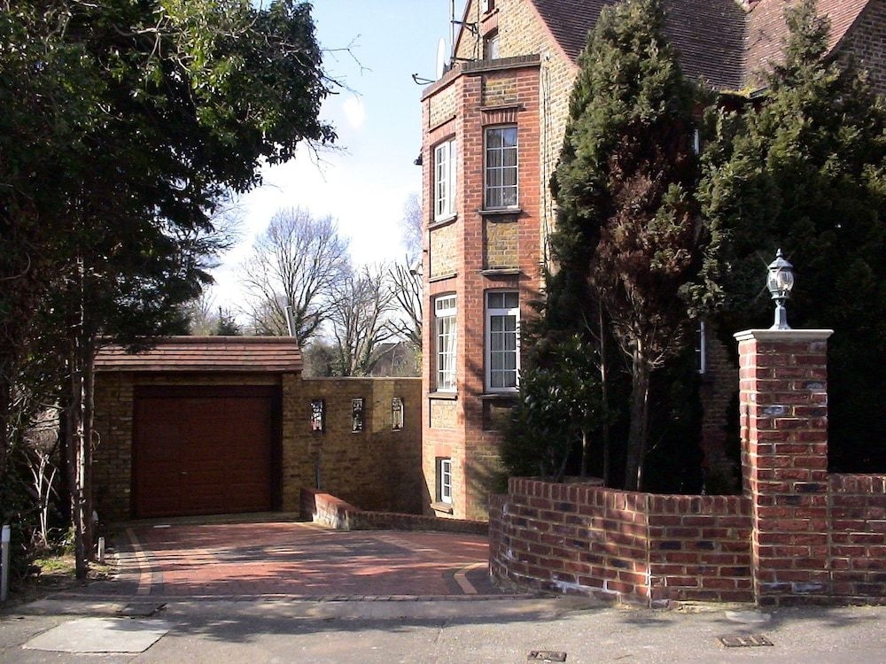 The Bridge House0