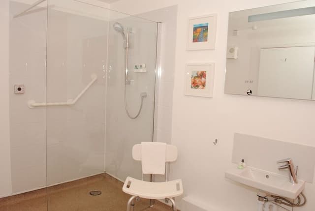 Executive Suite, Ensuite