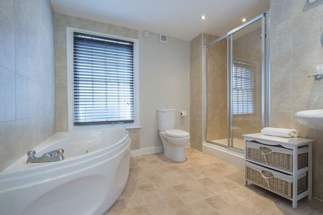 Standard Twin Room, Ensuite