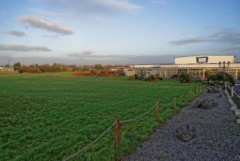 Pontins Sandbay Holiday Park - Adult Only3