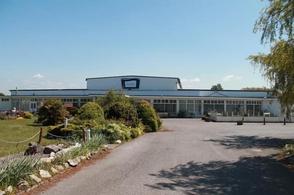 Pontins Sandbay Holiday Park - Adult Only0