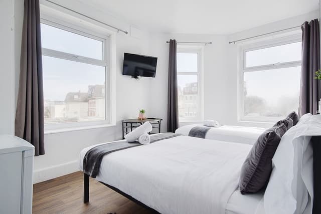 Premium Triple Room, City View