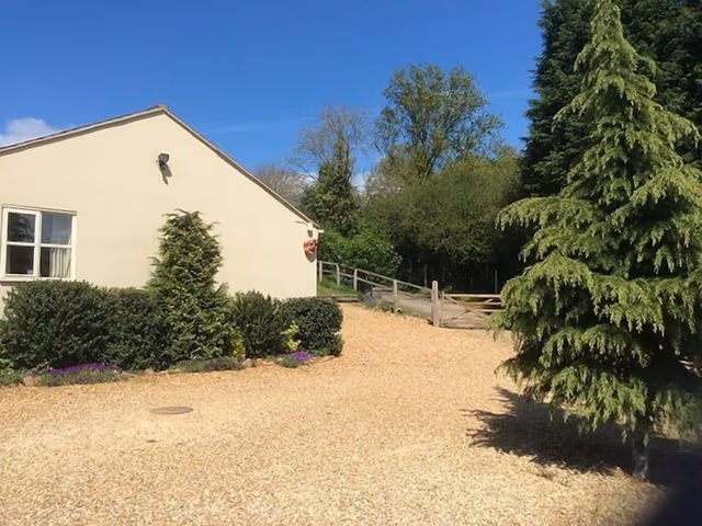 Superior Bungalow, Private Bathroom, Garden View (Carrot Cottage)